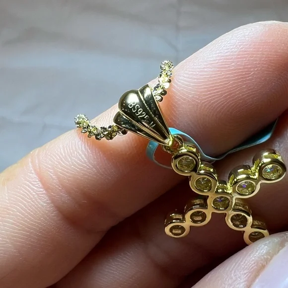 *NWT* Gold Over Sterling Silver .925 Moissanite Cross Pendant - Picture 4 of 5